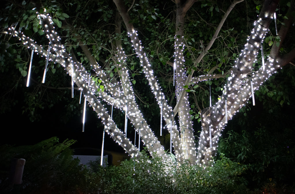 Create a magical display with Pure White 5mm lights and Cascading snowfall tubes.