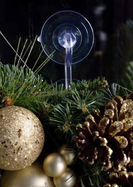double wreath suction cup